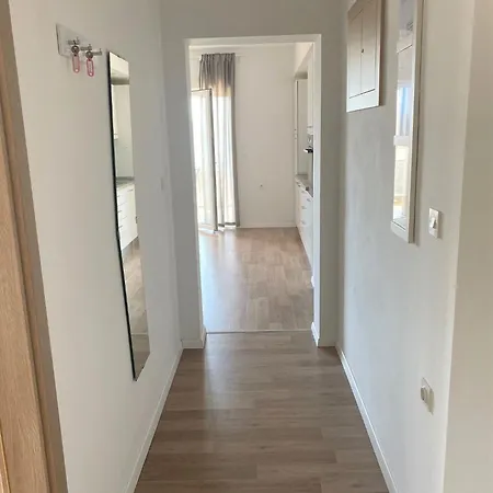 Apartment Moderne Mit Grillplatz Auf Dem Balkon