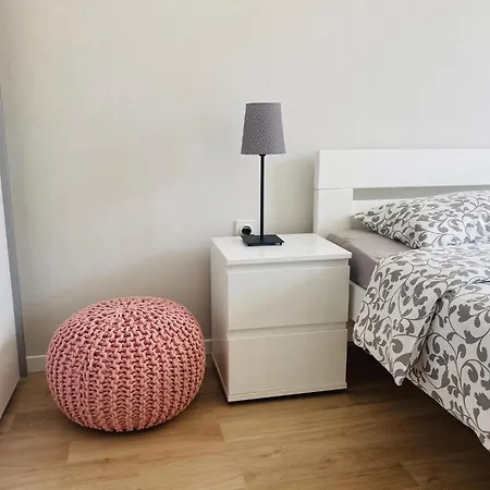 Moderne Mit Grillplatz Auf Dem Balkon Dramalj