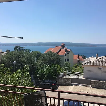 Moderne Mit Grillplatz Auf Dem Balkon